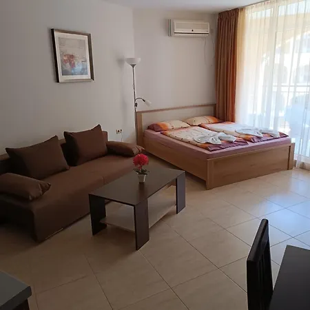 Midia Family - S Vyhledem Na Apartament Aheloy